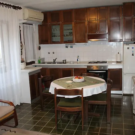 Apartment Nikola *